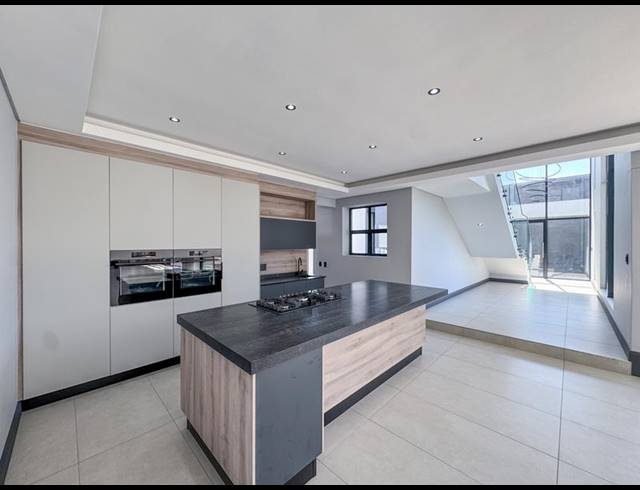 5 BEDROOM HOUSE FOR SALE IN MIDSTREAM HEIGHTS